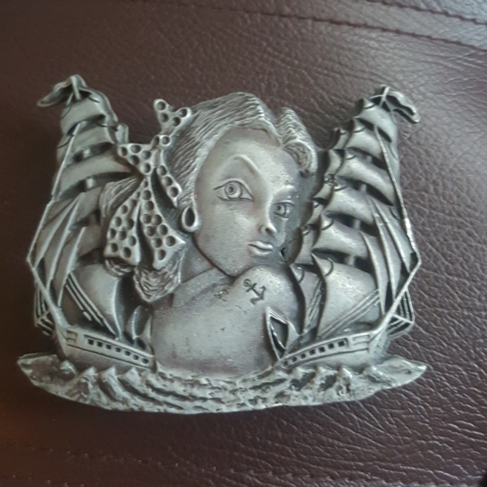 Belt buckle